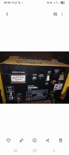 Vendo este carregador .