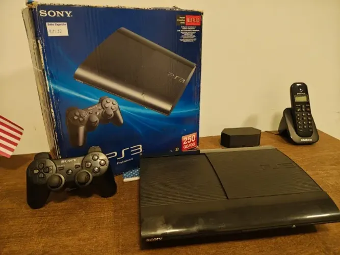 PS3 Super Slim - 250 gb , completo com caixa original