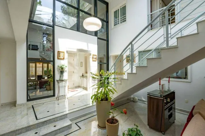 Sobrado Alto Padrão Condomínio Fechado com 5 suítes, 953 m² - venda ou locação - Chácara M
