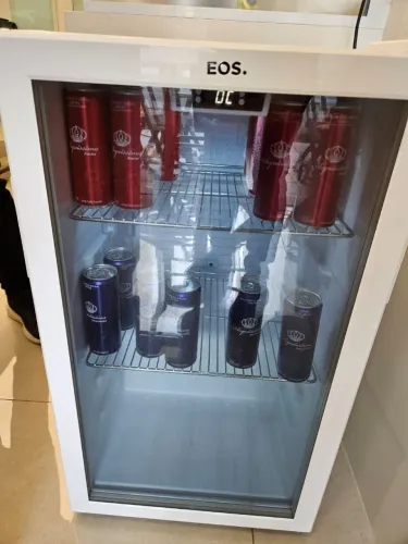 Refrigerador expositor 124I Eco gelo Eev120b