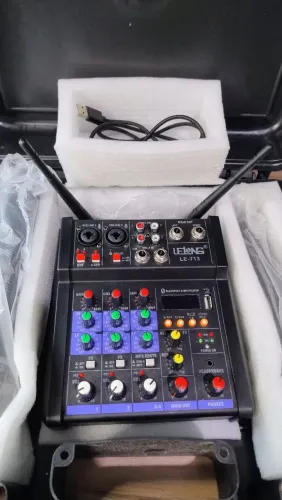 Mixer de Áudio e Microfone Condensador BM800