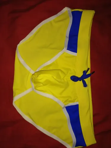 Sunga Slip Amarela Tamanho XXL importada da China