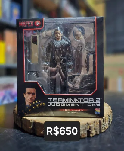 T-800 Versão 2 Mafex