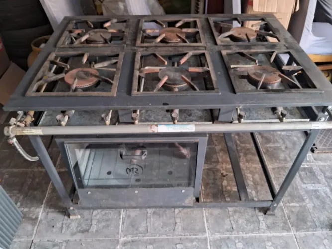 Fogão Industrial 6 bocas com Forno Aço - Marca MR