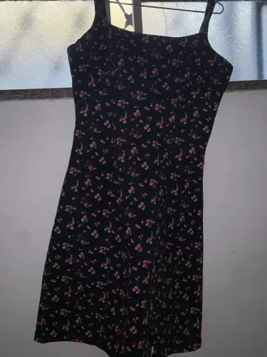 VESTIDO PRETO FLORAL