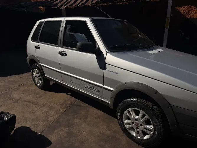 Fiat Uno Mille Celeb. WAY Econ. 1.0 F.flex 4P 2013