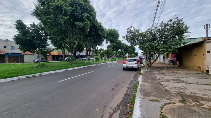 Casa em avenida comercial V3 Cidade Vera Cruz