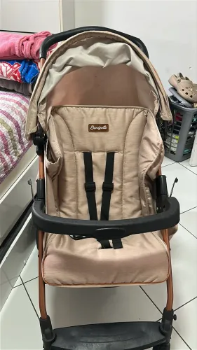 Vendo carrinho de bebê