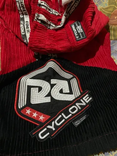 BERMUDA CYCLONE VELUDO VERMELHA ORIGINAL