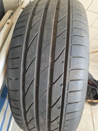 pneu original maxxis victra sport 5 225/45/R19 com vulcanização só 800 kms rodados