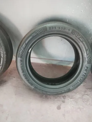 Vendo troco Pneu usado 19. 235/55r 19 caminhonete e suvs