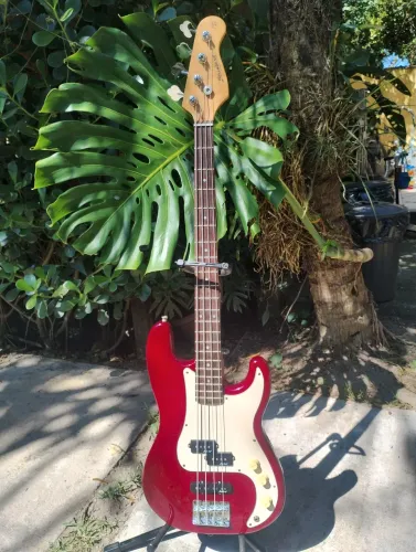 Contrabaixo Strimberg tipo precision jazz 4 cordas 