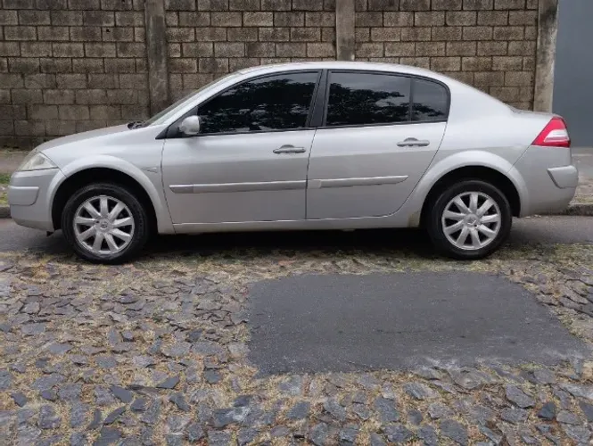 Renault Megane Sedan Dynamique Hi-flex 1.6 16V 2011