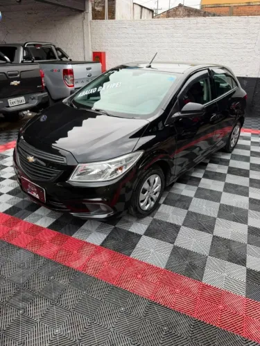 Chevrolet Onix JOY Hatch 1.0 8V Flex Mec. 4P 2017