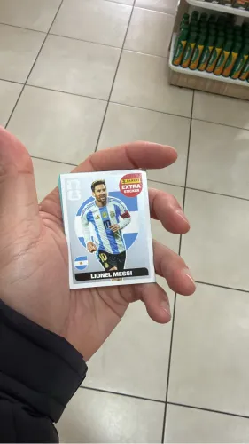 Figurinha Panini original messi prata + gakpo
