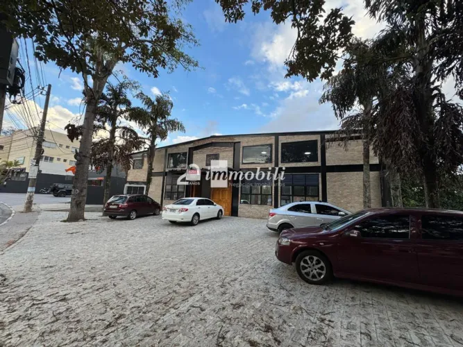 Galpão para alugar em Carapicuíba, Granja Viana, com 800 m²
