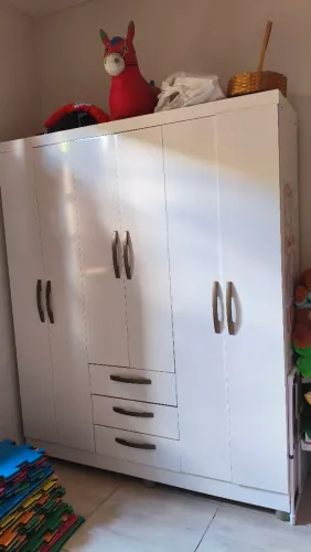 Vendo Guarda roupa infantil 