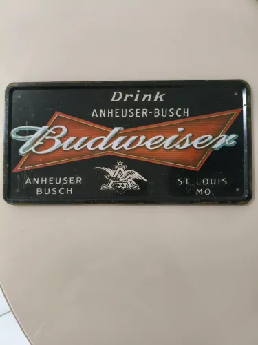 Placas decorativas em metal