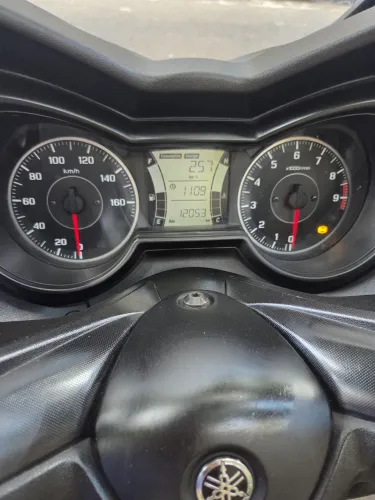 Yamaha XMAX 250 2023 | Quitada | Pneus e Bateria Novos | Revisada