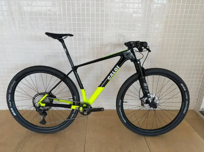 Bicicleta Caloi Elite Carbon Racing