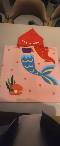 Toalha poncho com capuz infantil