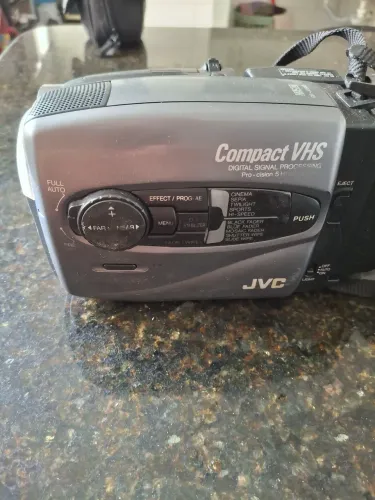 Filmadora JVC Compact VHS