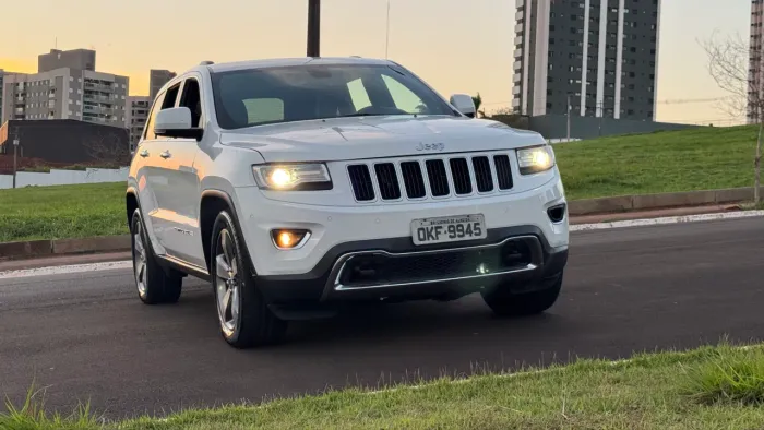 Jeep Grand Cherokee Limited 3.0 TB Dies. AUT 2014