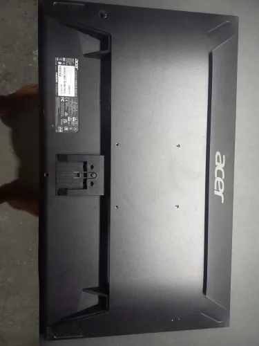 Monitor Acer Nitro 24 com defeito 