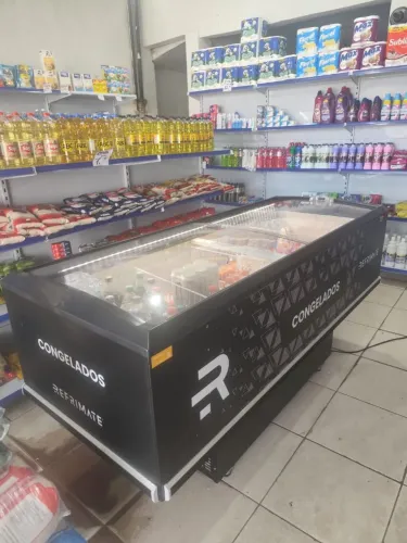 Vendo freezer expositor ilha novinha no plástico 4.990 pra vender rápido.