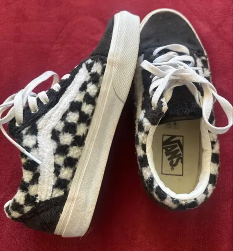 Tenis original edição limitada pelúcia