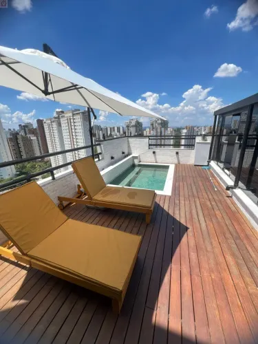 Cobertura à venda na Vila Andrade, São Paulo-SP: 3 quartos, 1 suíte, 4 banheiros, 4 vagas 