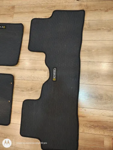 Tapetes Kwid 3 peças,com traseiro inteiriço