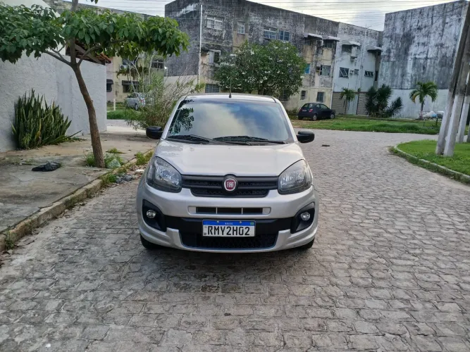 Fiat Uno Attractive 1.0 EVO Fire Flex 8V 5P 2021