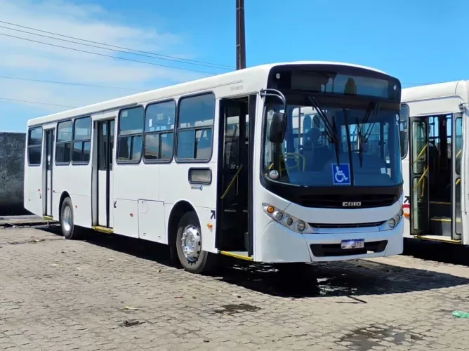 Ônibus 2013/2014 Mb 1721
