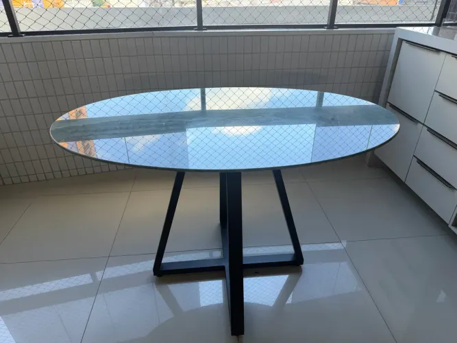 Mesa em pedra natural