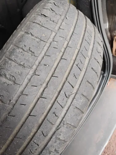 Vendo pneu usado 205/55 R 16
