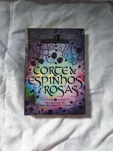 Corte de espinhos e rosas - vol 1