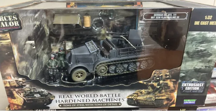 Carro tipo lagarta militar 