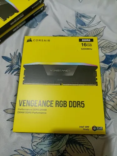 MEMÓRIA RAM Corsair vengeance 16GB rbg ddr5 5200MHz