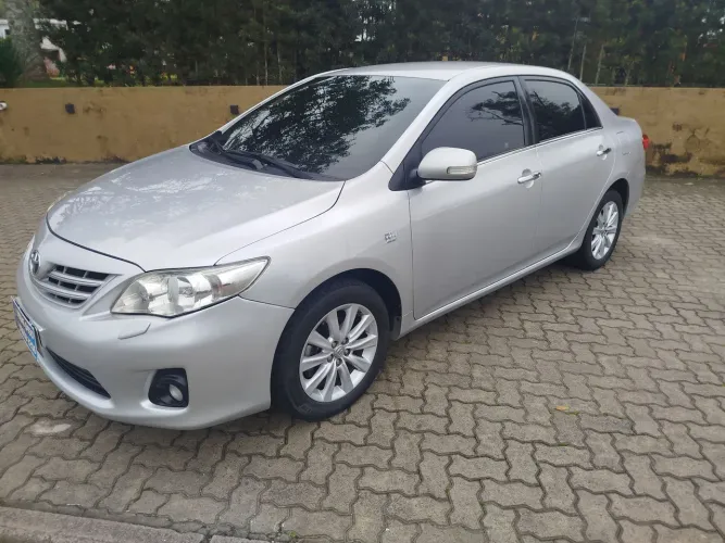 Toyota Corolla Altis 2.0 Flex 16V Aut. 2013