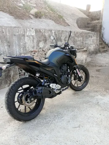 Yamaha 250 menos de anos de uso nova