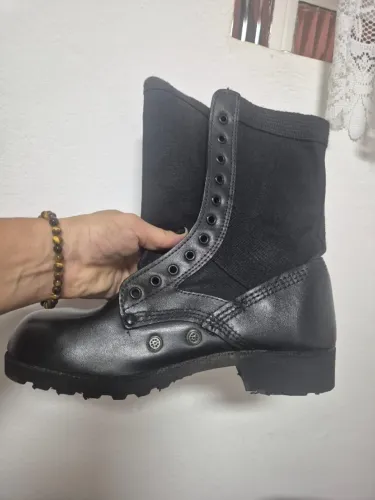 Coturno militar em couro e lona 