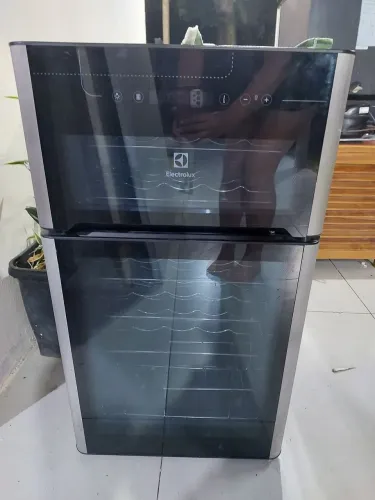 Adega climatizada Electrolux Dual zone 29 garrafas