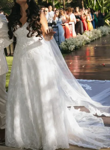 Vestido de NOIVA bordado a mão - Vila La Vie