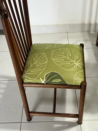 Mesa de jantar com tampo vidro 