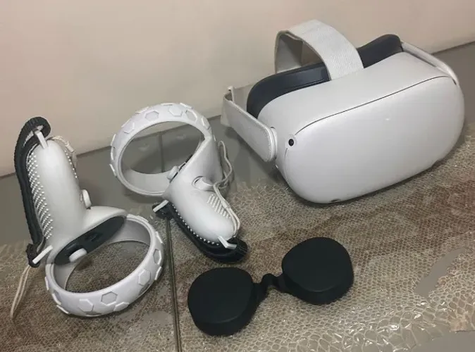 Oculus Quest 2 Completo na caixa e 2 controles