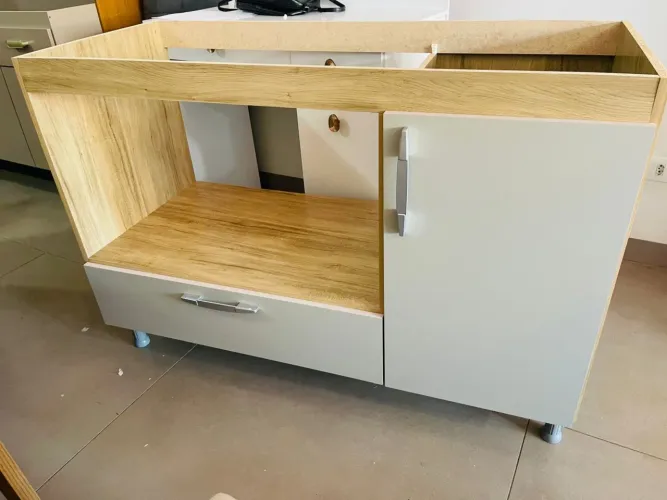 Balcão 1.20 mt para cook top e forno novo uma gaveta e uma Porta. ?