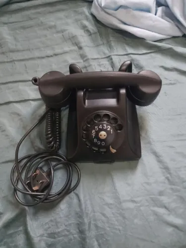 Telefone antigo Erickson da década de1940.
