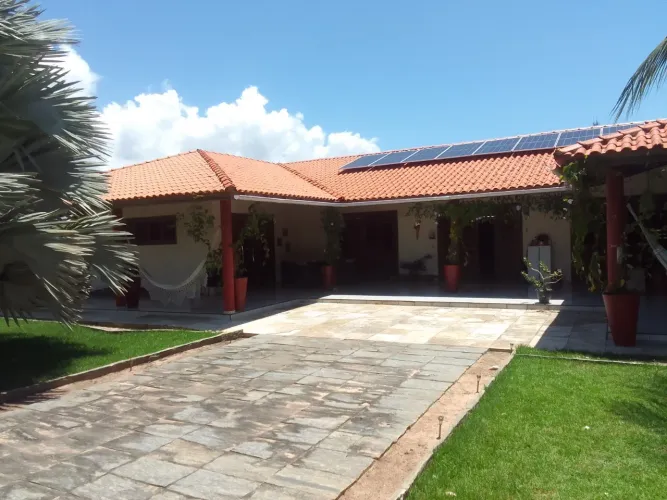 Linda Casa à Venda com Piscina ,03 Suites na Praia do Icarai!