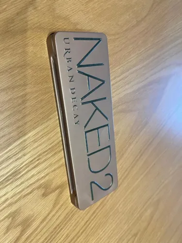 Paleta sombra NAKED +paleta de corretivos de brinde.